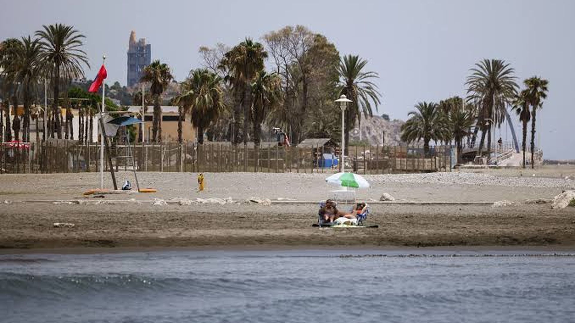El Ayuntamiento de Málaga cierra al baño seis playas al detectarse la presencia de la bacteria E. coli El Ayuntamiento de Málaga cierra al baño seis playas al detectarse la presencia de la bacteria E. coli