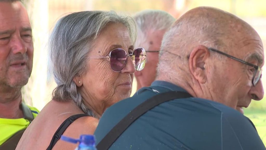 El incendio de Huesca sigue sin perimetrar ni controlar, con lo que los más de mil vecinos desalojados no pueden regresar a sus casas