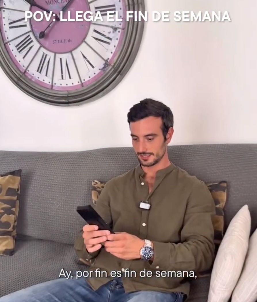 El salón de estilo atemporal del dúplex de Carmen Alcayde