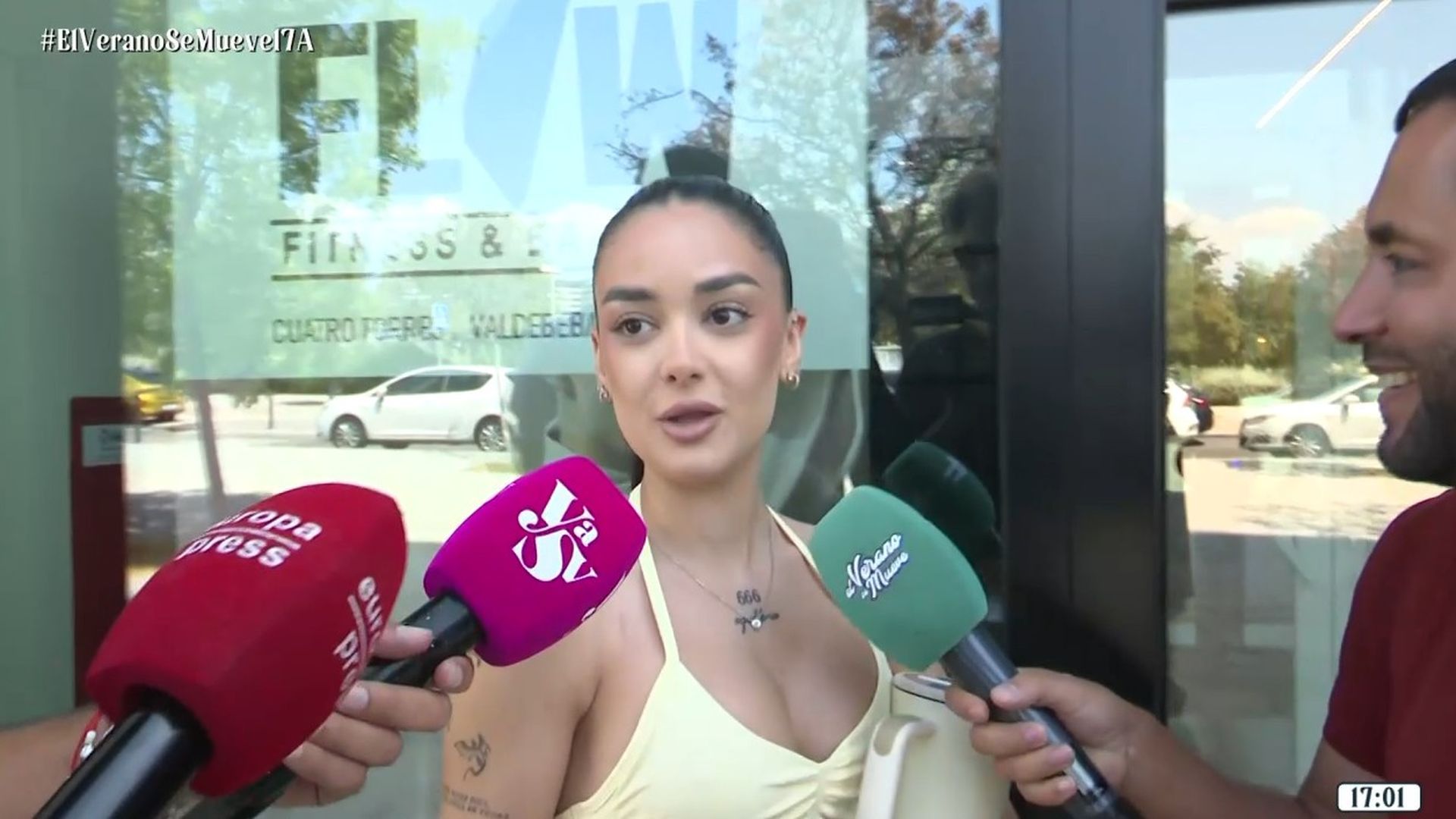 Las palabras de Juls Janeiro en 'El verano se mueve' tras su última polémica y su mensaje a Laly Bazán: "La vida hay que tomársela con humor" Las palabras de Juls Janeiro en 'El verano se mueve' tras su última polémica y su mensaje a Laly Bazán: "La vida hay que tomársela con humor"