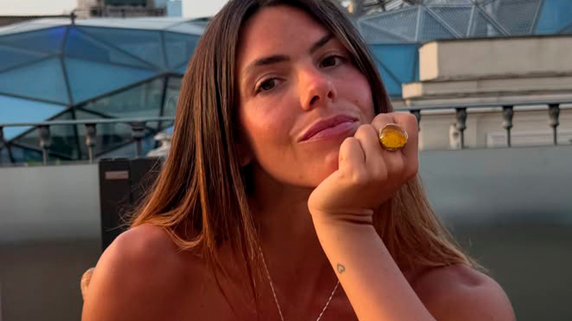 Laura Matamoros responde a las críticas recibidas por su escultural físico