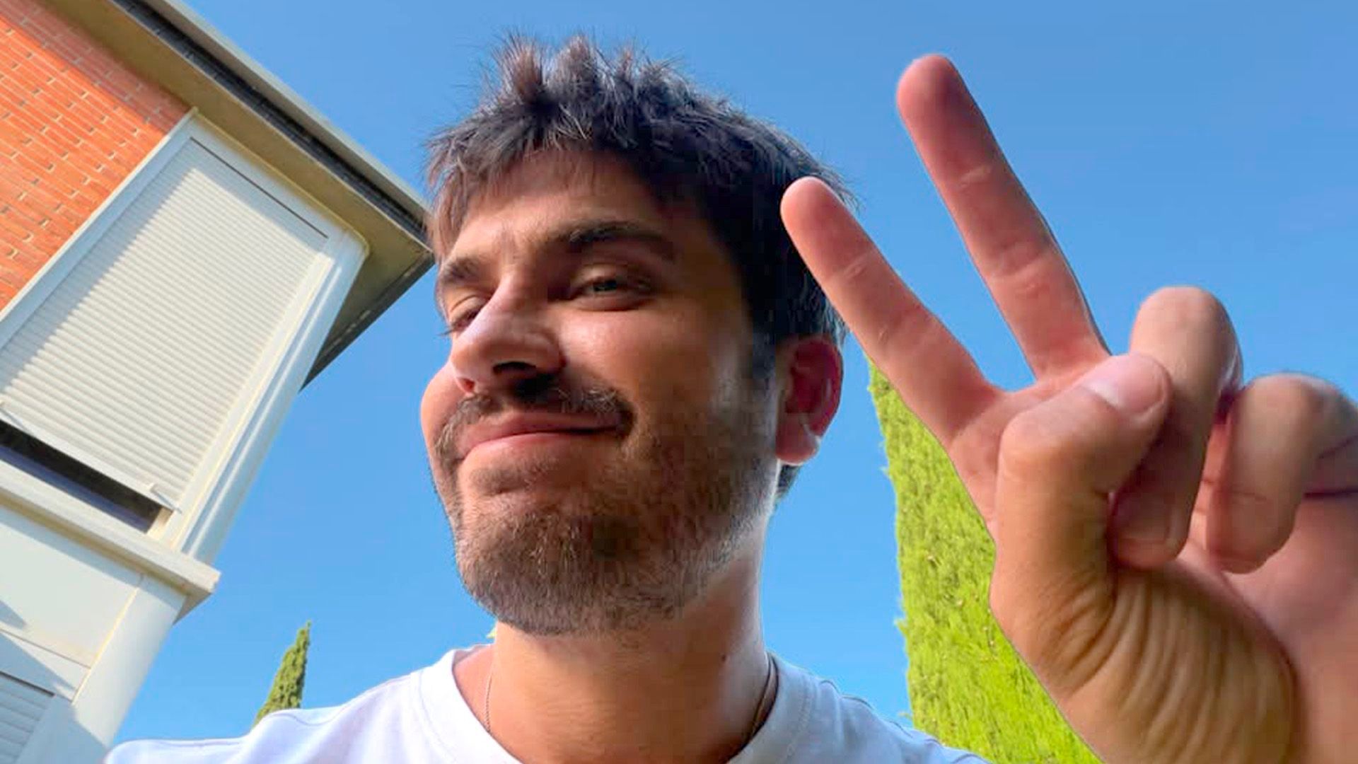 Rodri Fuertes responde a los comentarios sobre si “él también se quedó embarazado”