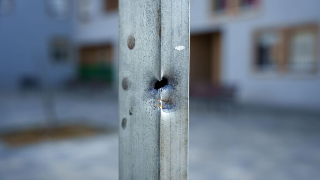 Alerta tras el triple crimen de Isla Cristina, Huelva: temor a represalias y tanatorios vigilados en plena búsqueda de los autores del tiroteo