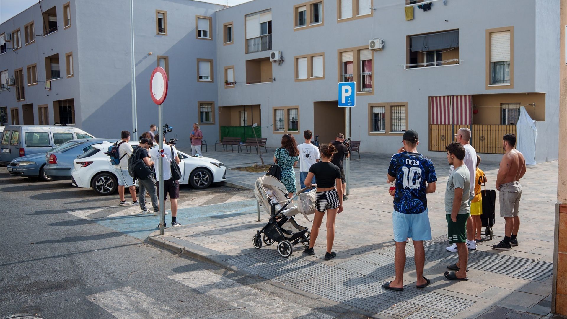 Alerta tras el triple crimen de Isla Cristina, Huelva: temor a represalias y tanatorios vigilados en plena búsqueda de los autores del tiroteo Alerta tras el triple crimen de Isla Cristina, Huelva: temor a represalias y tanatorios vigilados en plena búsqueda de los autores del tiroteo