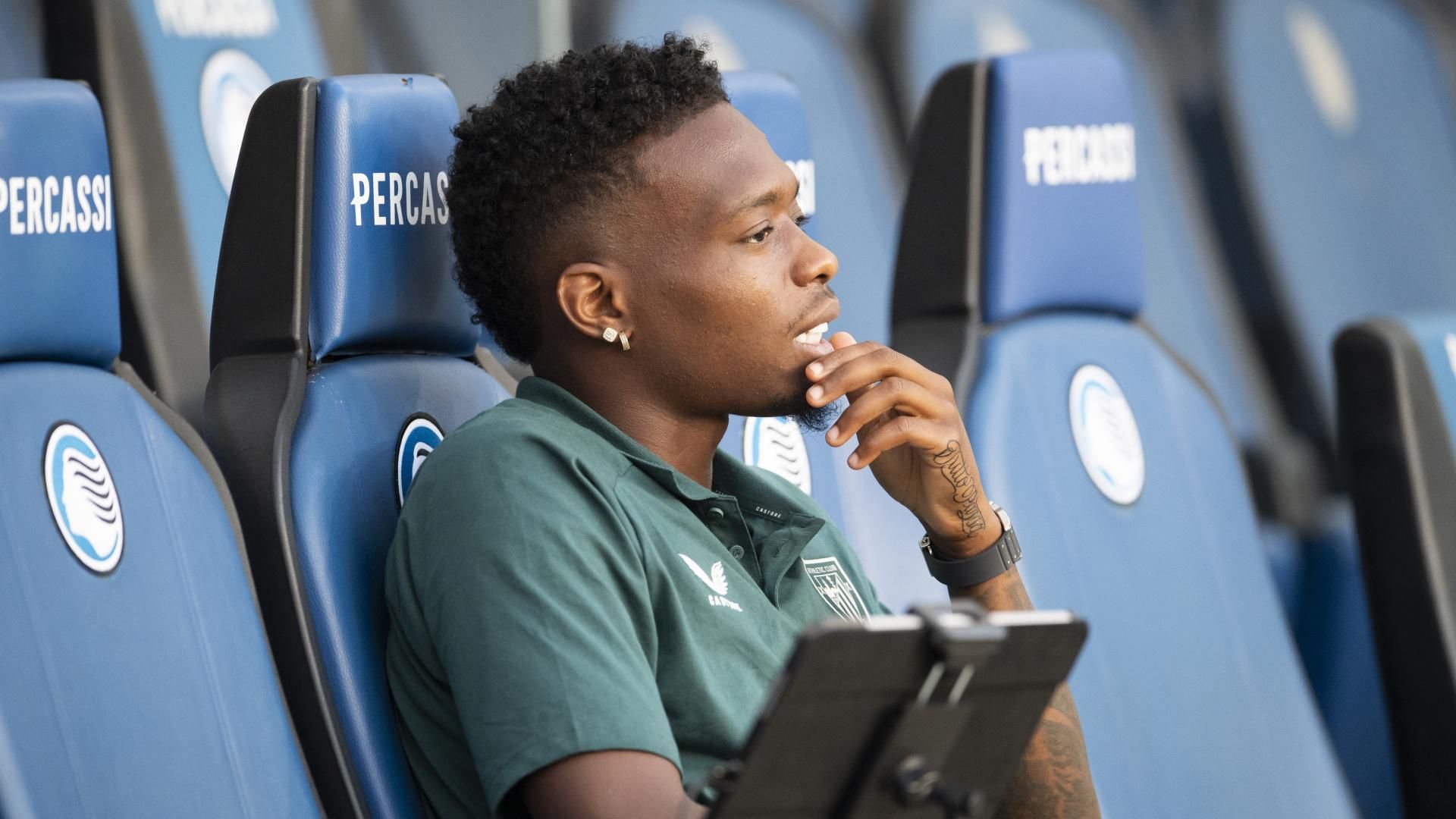 Álvaro Djaló ante la Atalanta