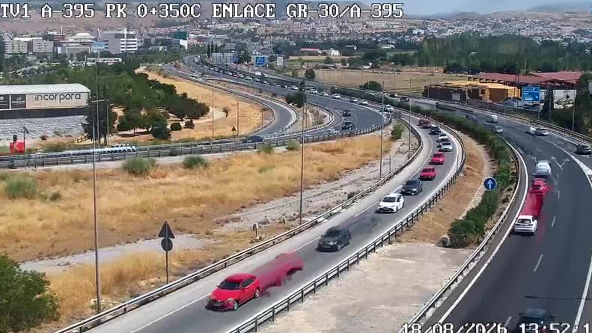 Atascos en la circunvalación de Granada: los granadinos huyen a la costa tras los terremotos de este martes Atascos en la circunvalación de Granada: los granadinos huyen a la costa tras los terremotos de este martes