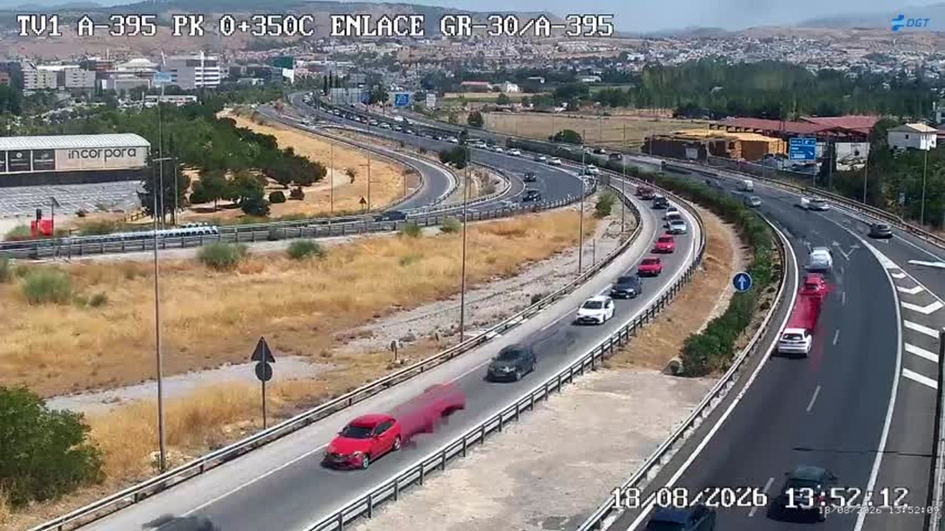 Atascos en la circunvalación de Granada: los granadinos huyen a la costa tras los terremotos de este martes Atascos en la circunvalación de Granada: los granadinos huyen a la costa tras los terremotos de este martes