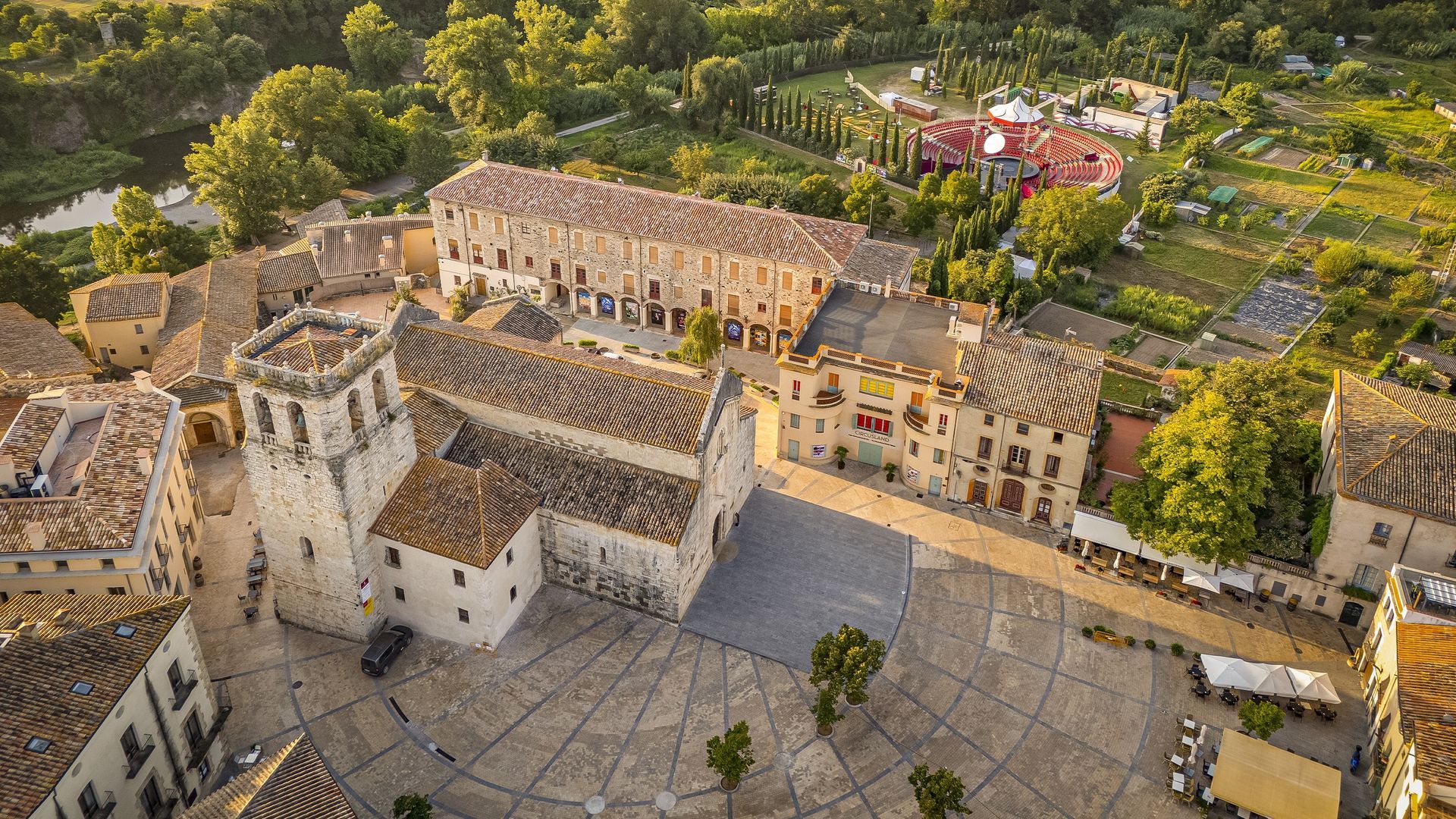 Circusland, en un antiguo monasterio de Besalú (Girona)