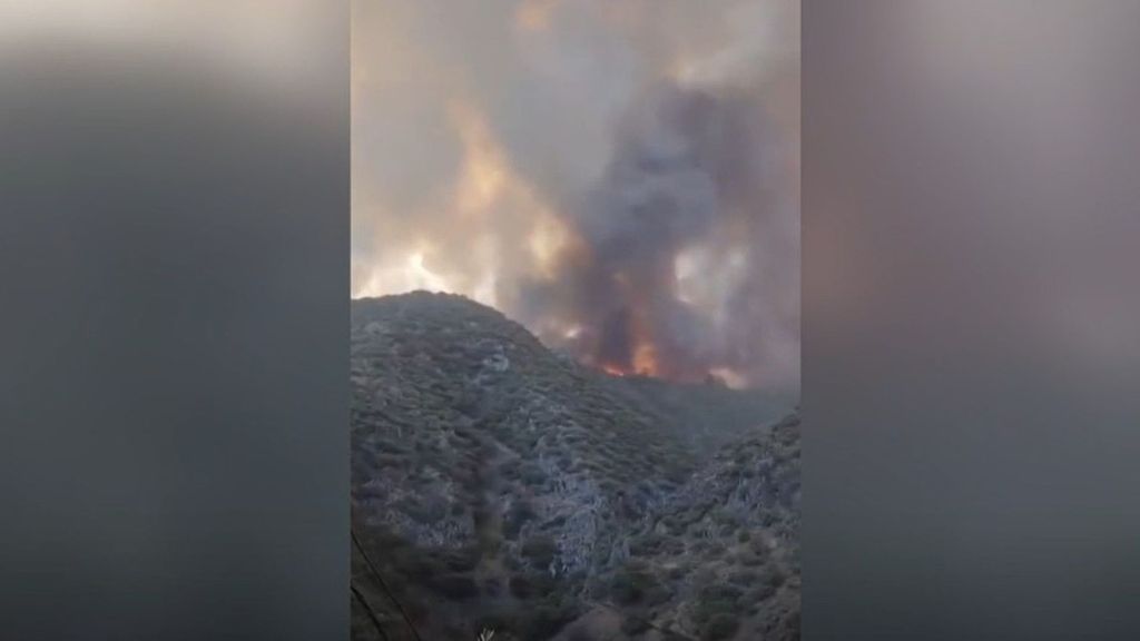 El incendio de Pinofranqueado obliga a evacuar a 700 personas y un centro asistencial