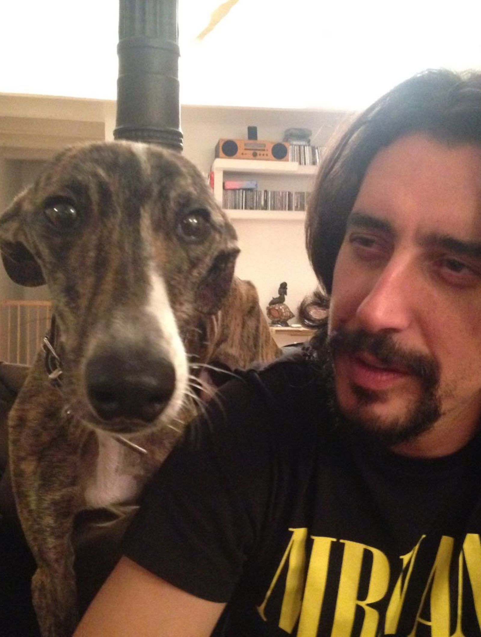 Jorge Marrón y su mascota, Cooper