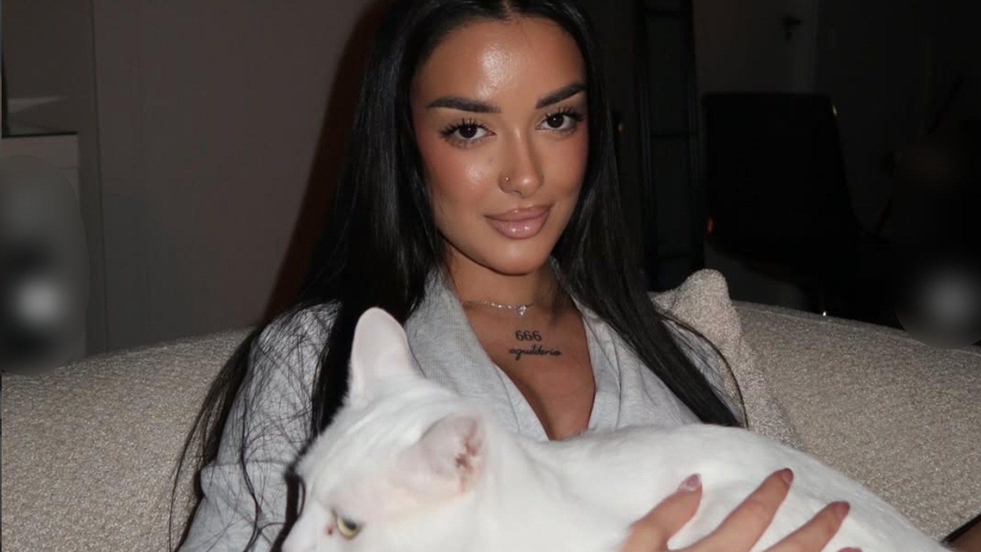 Juls Janeiro con su gato Juls Janeiro con su gato