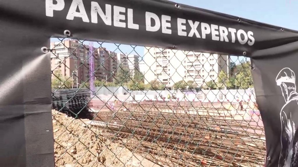 'La ventana del cotilla': la curiosa idea de una constructora de Pamplona para el entretenimiento de los jubilados
