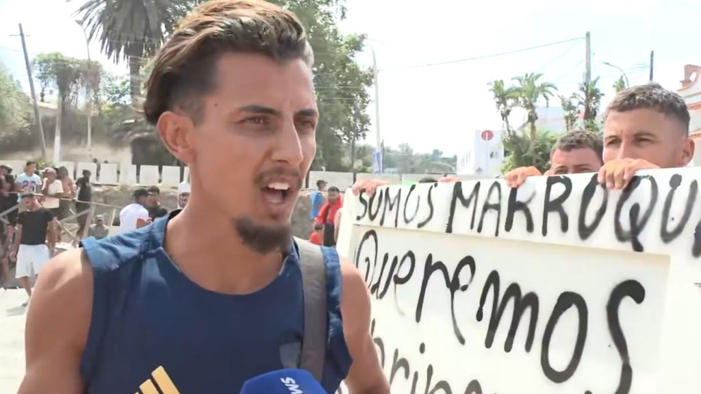 La vida de los inmigrantes en Ceuta, hacinados en la playa: "Solo queremos trabajar"