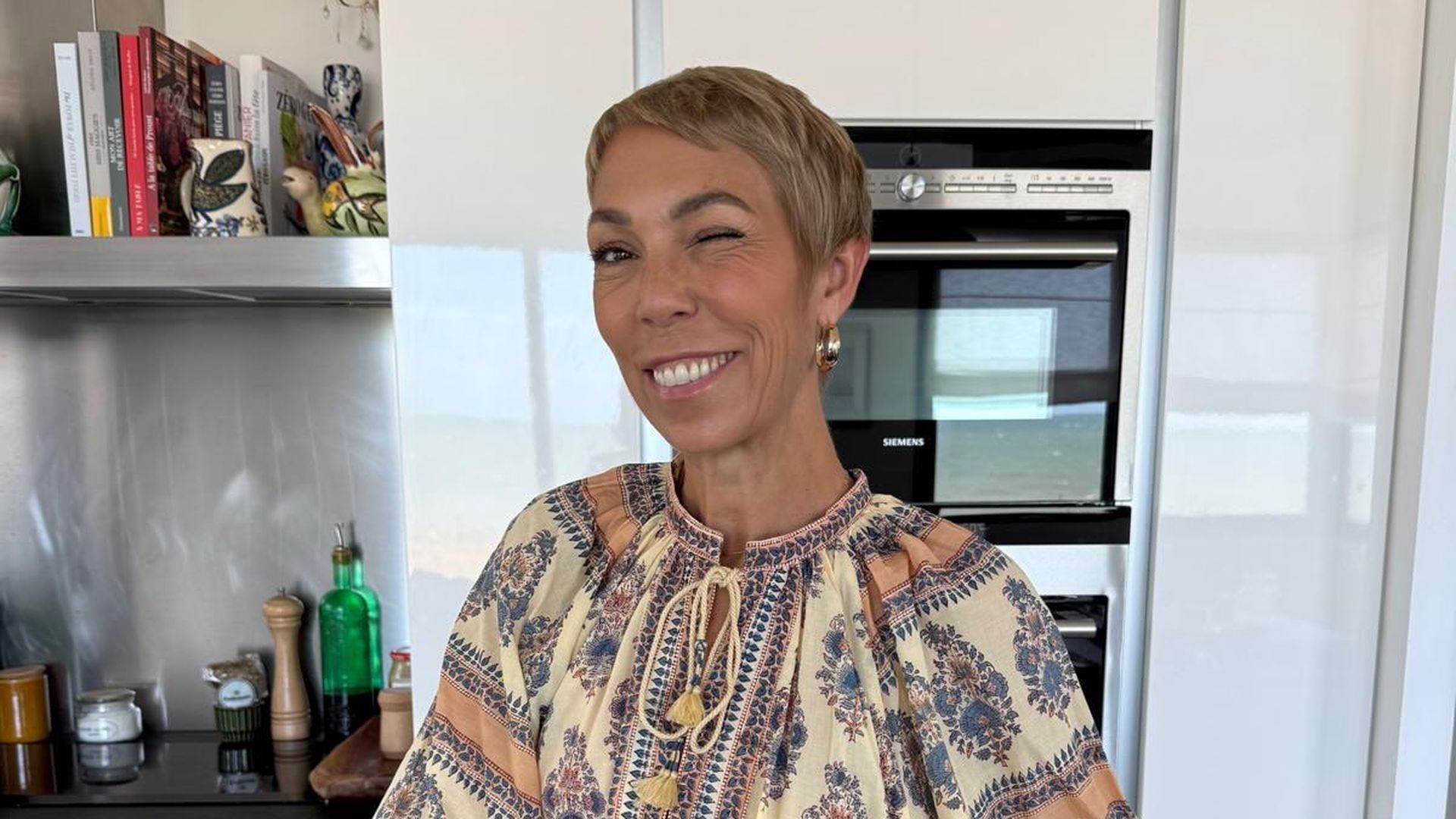 Muere Mathilde Favier, directora de relaciones públicas de Dior, junto a su novio en un trágico accidente: "Era el espíritu de la alta costura" Muere Mathilde Favier, directora de relaciones públicas de Dior, junto a su novio en un trágico accidente: "Era el espíritu de la alta costura"