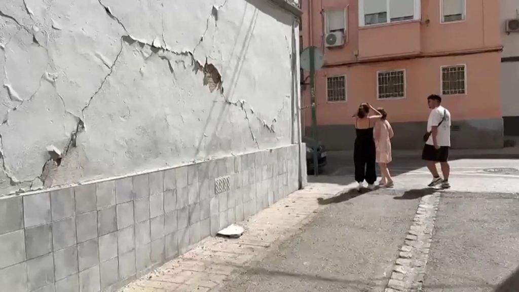 Qué hacer en caso de terremoto: "Hay que buscar un sitio seguro debajo de una mesa y quedarse quieto"
