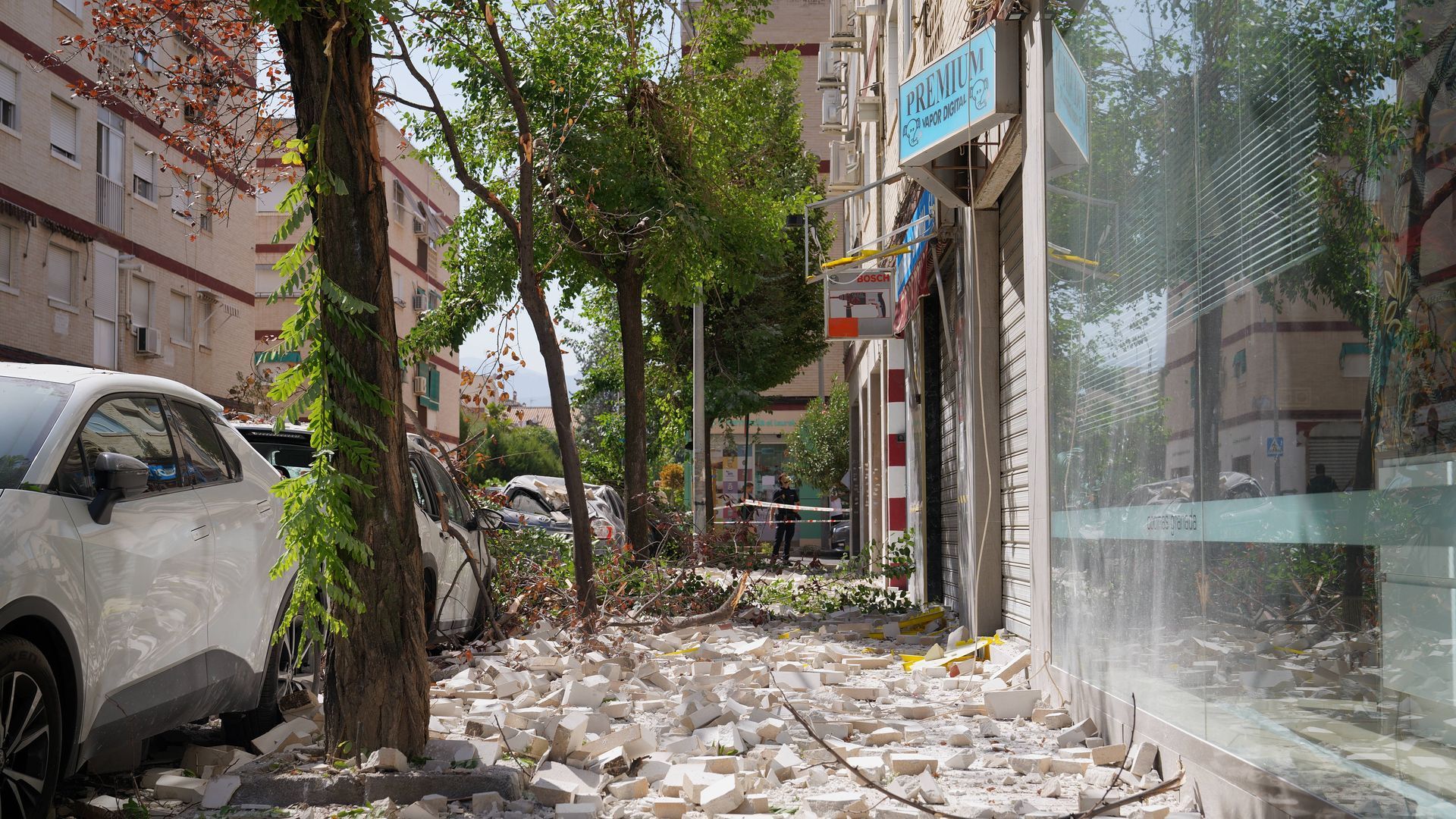 Destrozos tras el terremoto de Grananada Destrozos tras el terremoto de Grananada
