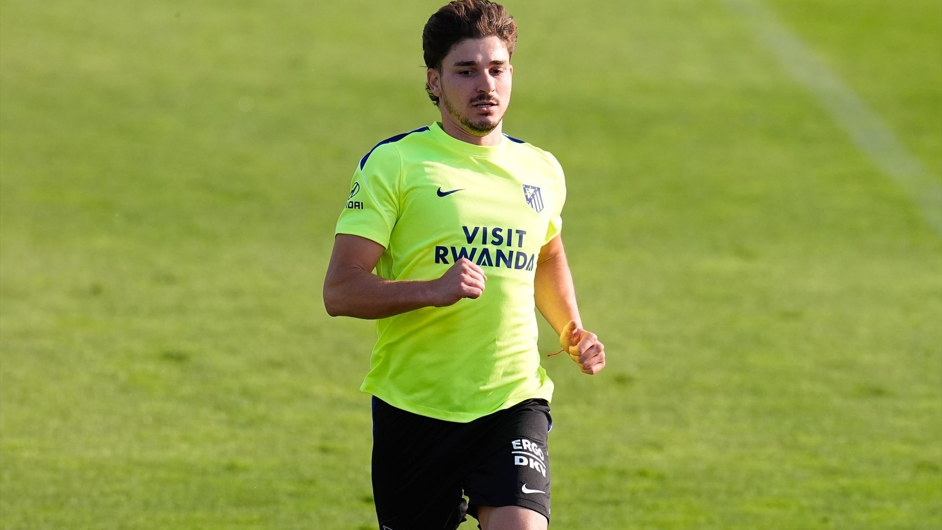 Julián Álvarez entrena con el Atlético de Madrid Julián Álvarez entrena con el Atlético de Madrid