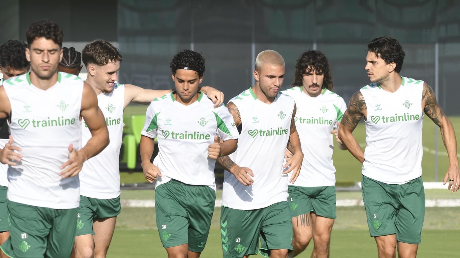 Pablo García, Bellerín y Bartra, en la sesión del miércoles