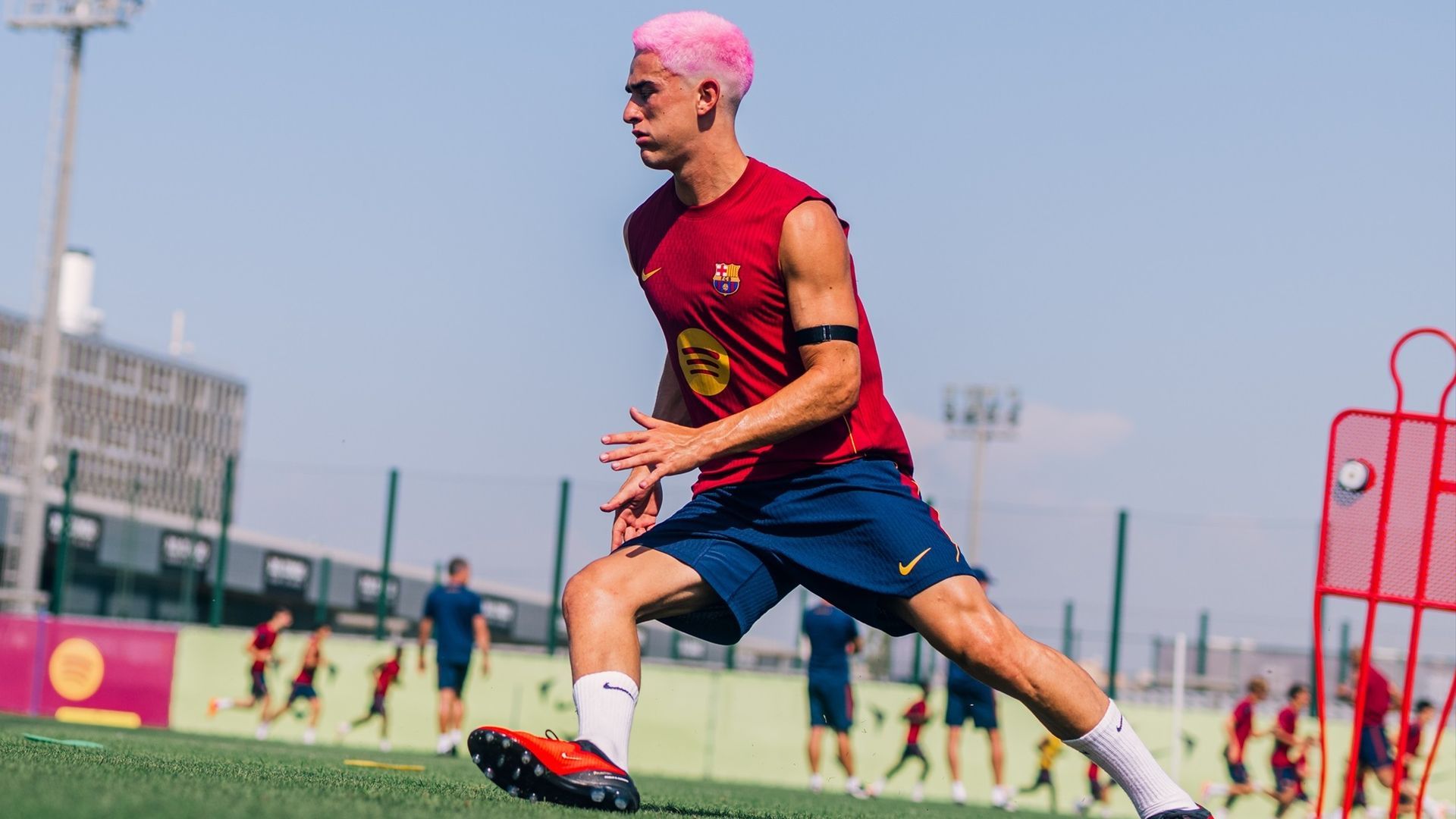 Pablo Gavi entrenando con el FC Barcelona Pablo Gavi entrenando con el FC Barcelona
