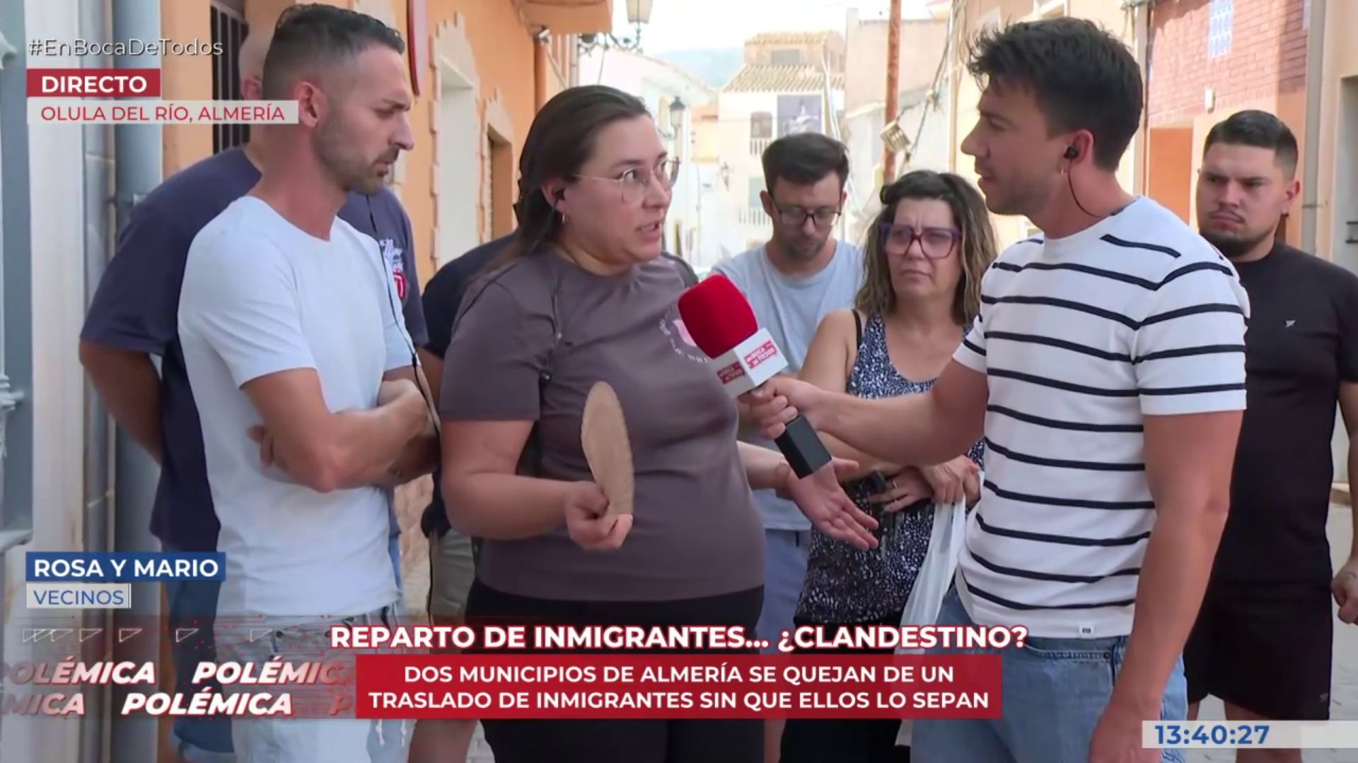 Vecinos de dos municipios de Almería, indignados con el traslado de inmigrantes sin previo aviso