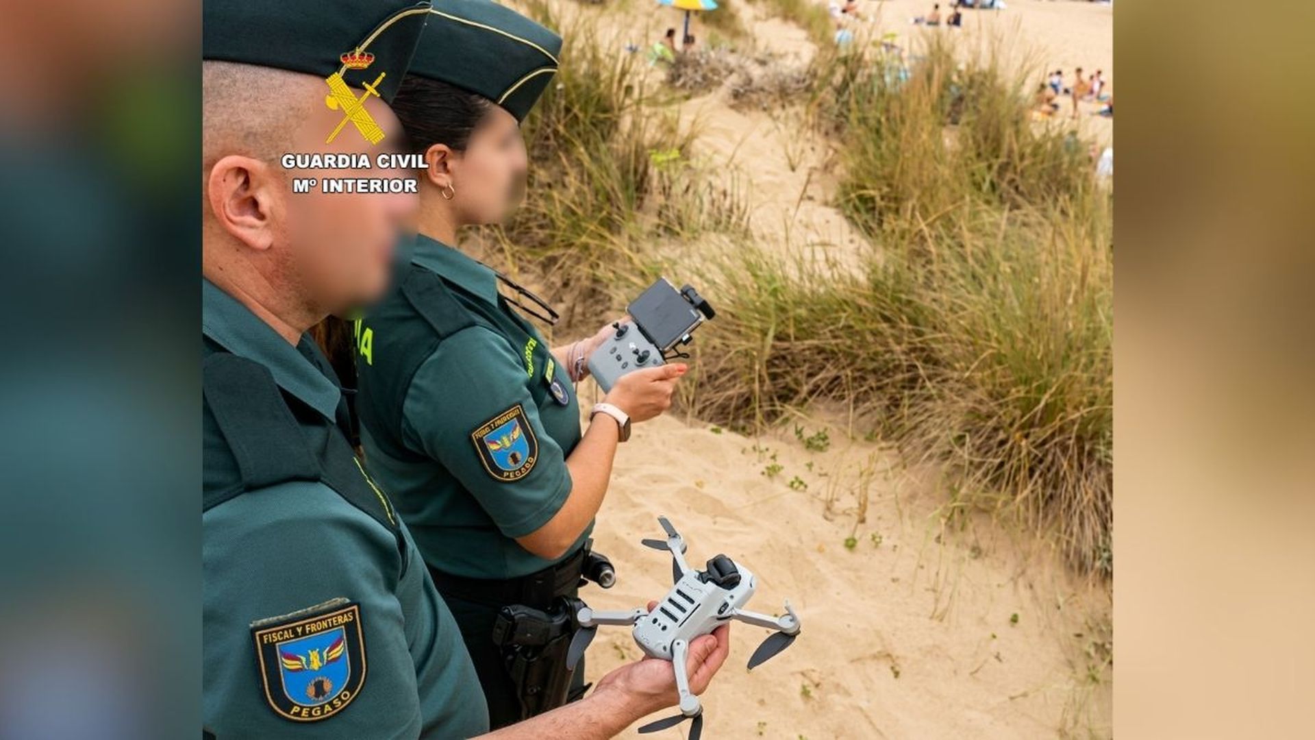 Agentes de la Unidad de Drones de la Guardia Civil Agentes de la Unidad de Drones de la Guardia Civil