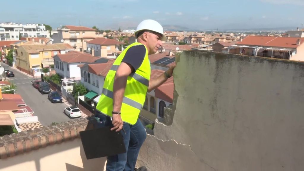 Así revisan una a una las viviendas de Granada más afectadas por los terremotos