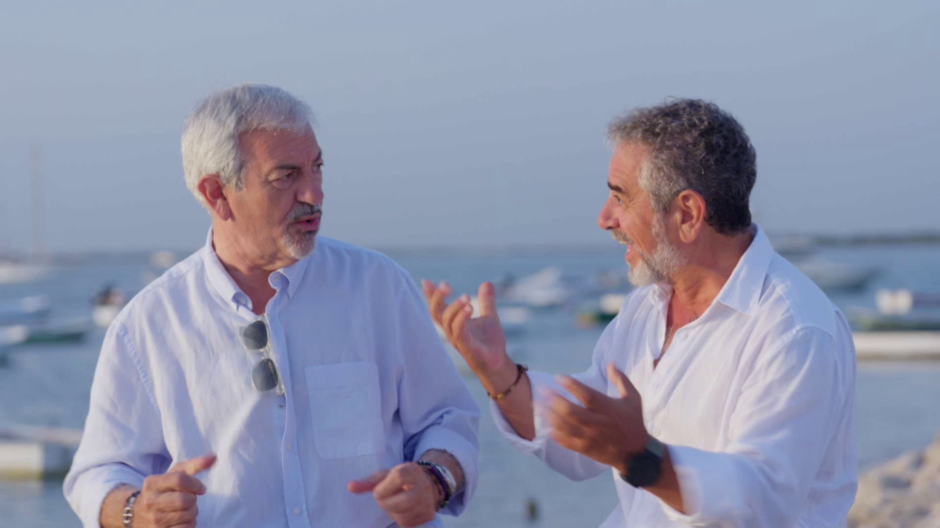 Carlos Sobera calienta motores para ‘Rueda la letra’ con la ayuda de la voz de Telecinco Carlos Sobera calienta motores para ‘Rueda la letra’ con la ayuda de la voz de Telecinco