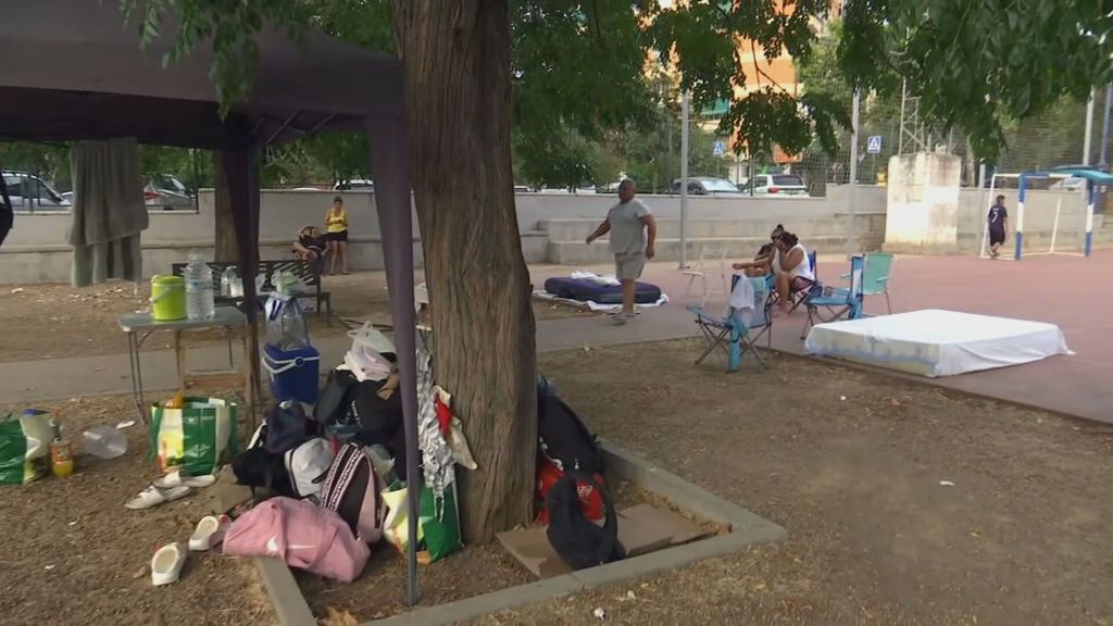 Granada sigue temblando con otro terremoto de 3,4 con epicentro en Dílar en plena madrugada: algunas familias continúan durmiendo en los parques