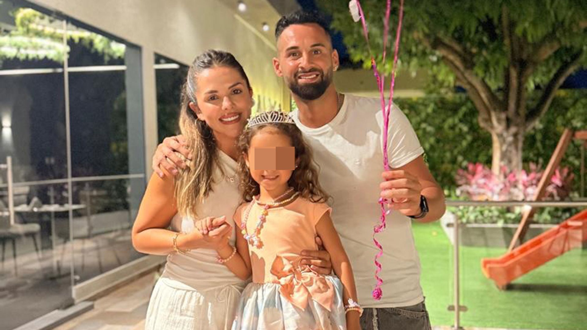 Lucas Trejo, con su mujer y su hija Lucas Trejo, con su mujer y su hija
