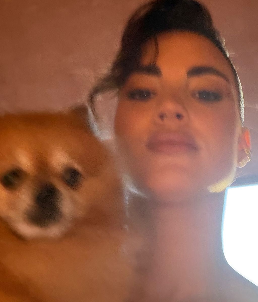 Melodie Peñalver con su Milan en cuanto lo encontró