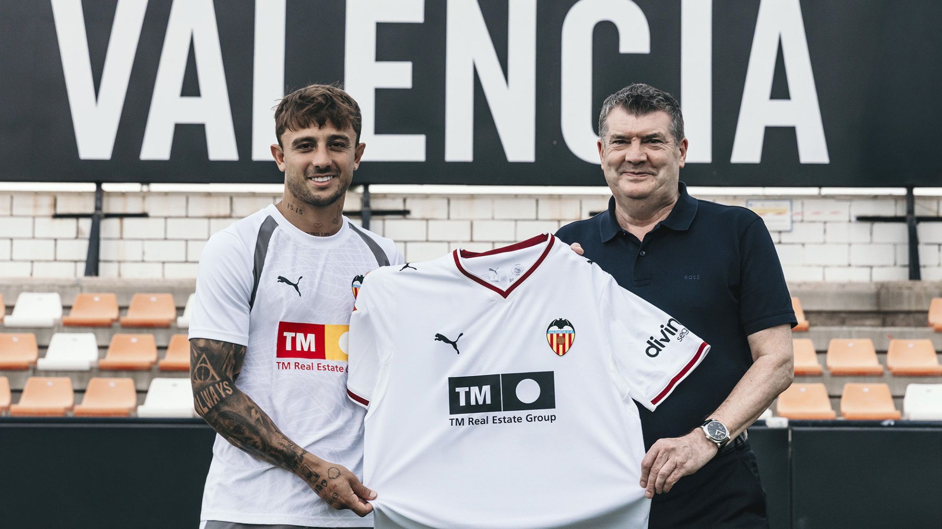 Pablo Maffeo firma por el Valencia CF