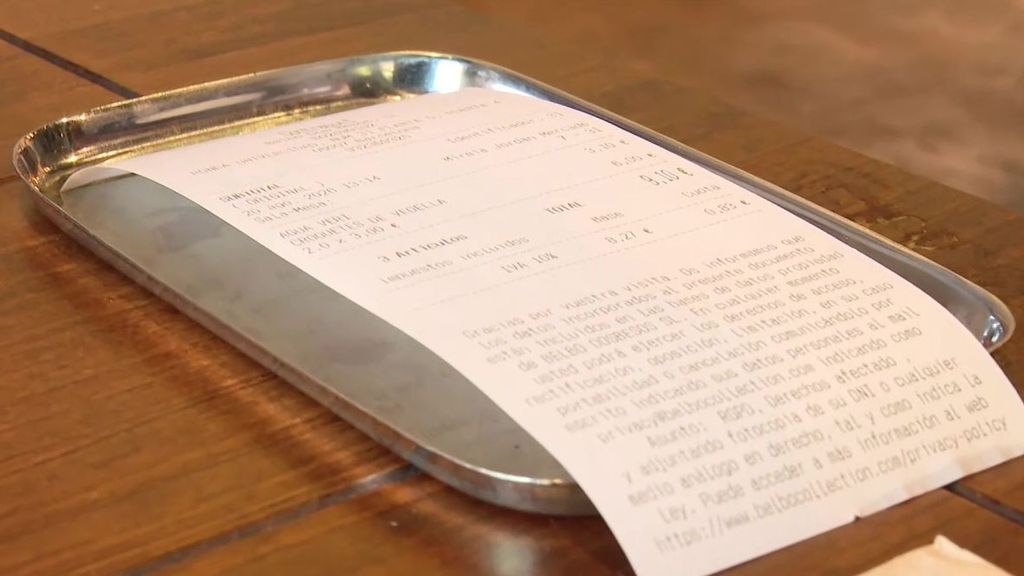 Solo uno de cada cuatro españoles está a favor de dejar propina en bares y restaurantes