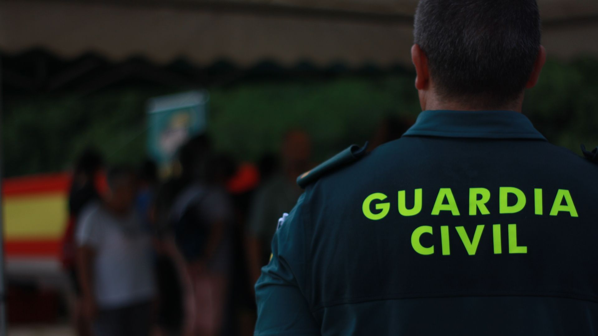 Un agente de la Guardia Civil Un agente de la Guardia Civil