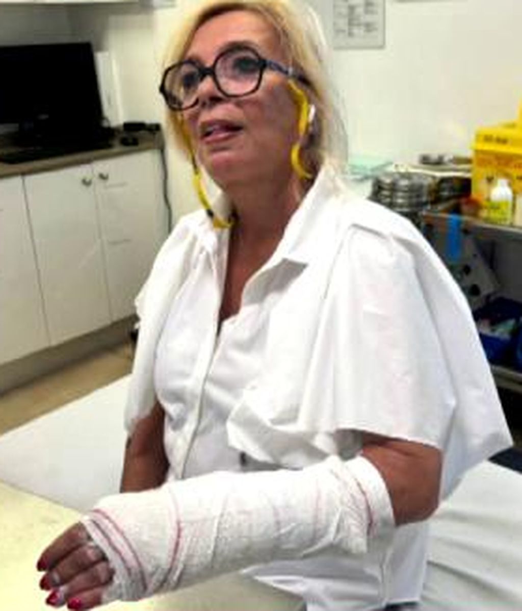 Carmen Borrego sufre un aparatoso accidente y tiene que ir al hospital: "Tiene muy mala suerte"