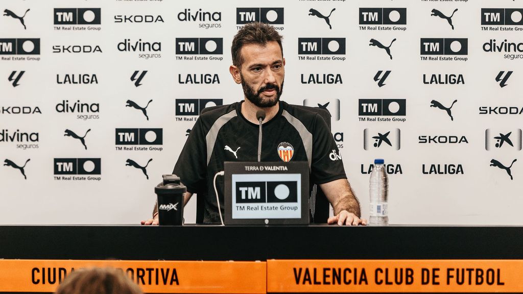 Corberán pide fichajes y habla de Pablo Maffeo y Sato