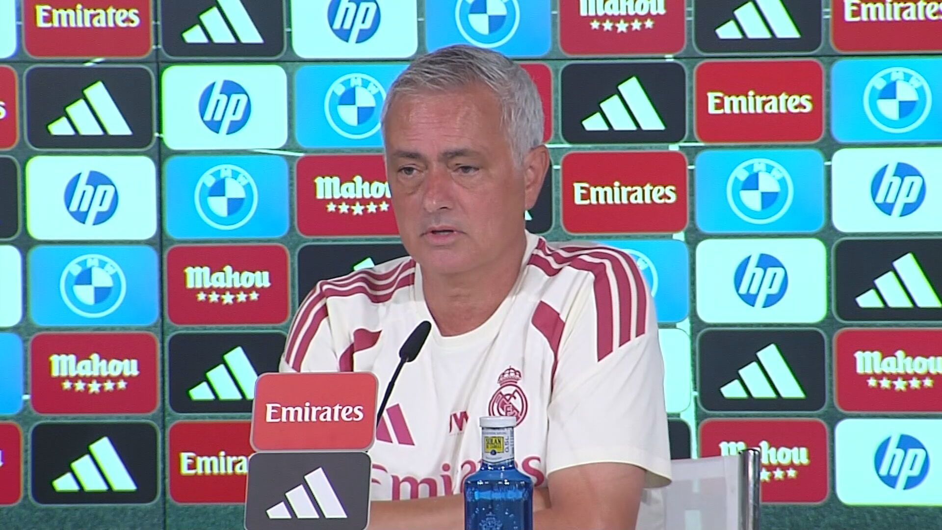 José Mourinho en sala de prensa
