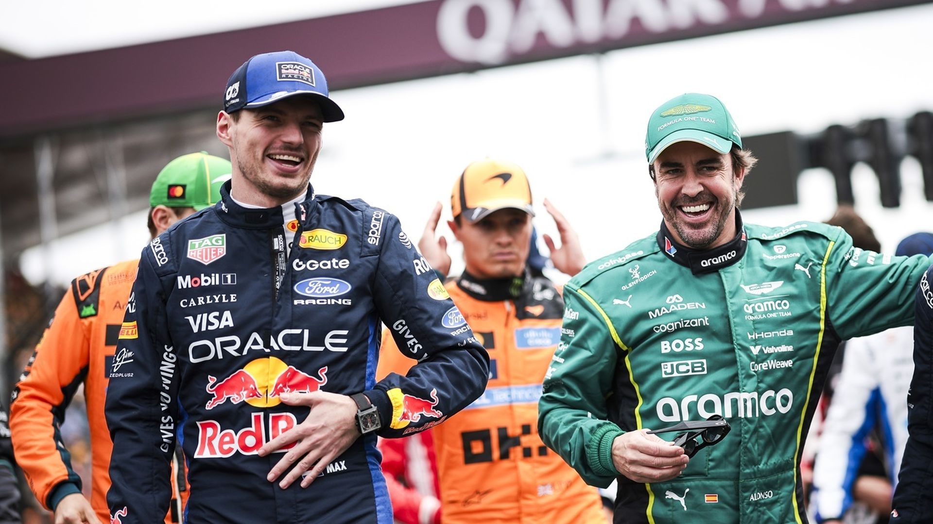 Max Verstappen y Fernando Alonso antes del Gran Premio de Australia
