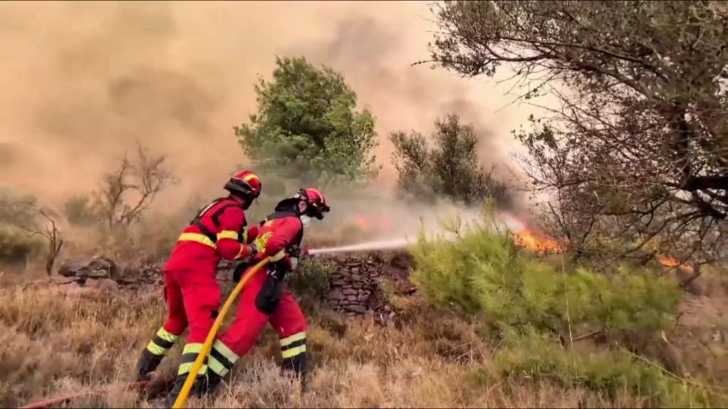 Ordenan evacuar el municipio de Gátova ante el avance del incendio de Segorbe, Castellón