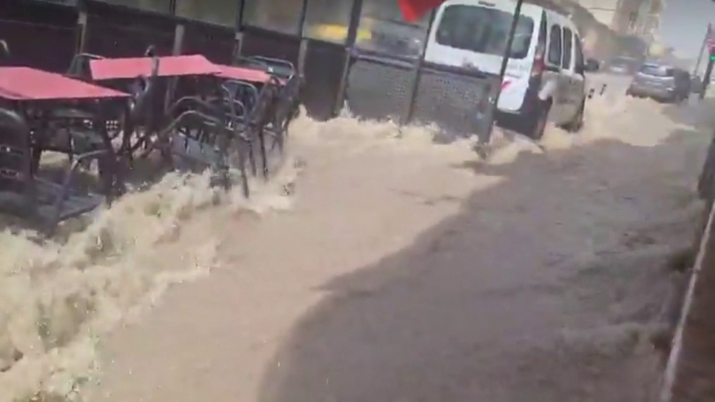 Reventones térmicos, trombas de agua y fuertes tormentas tras las olas de calor: la alerta se traslada ahora a Cataluña y Baleares