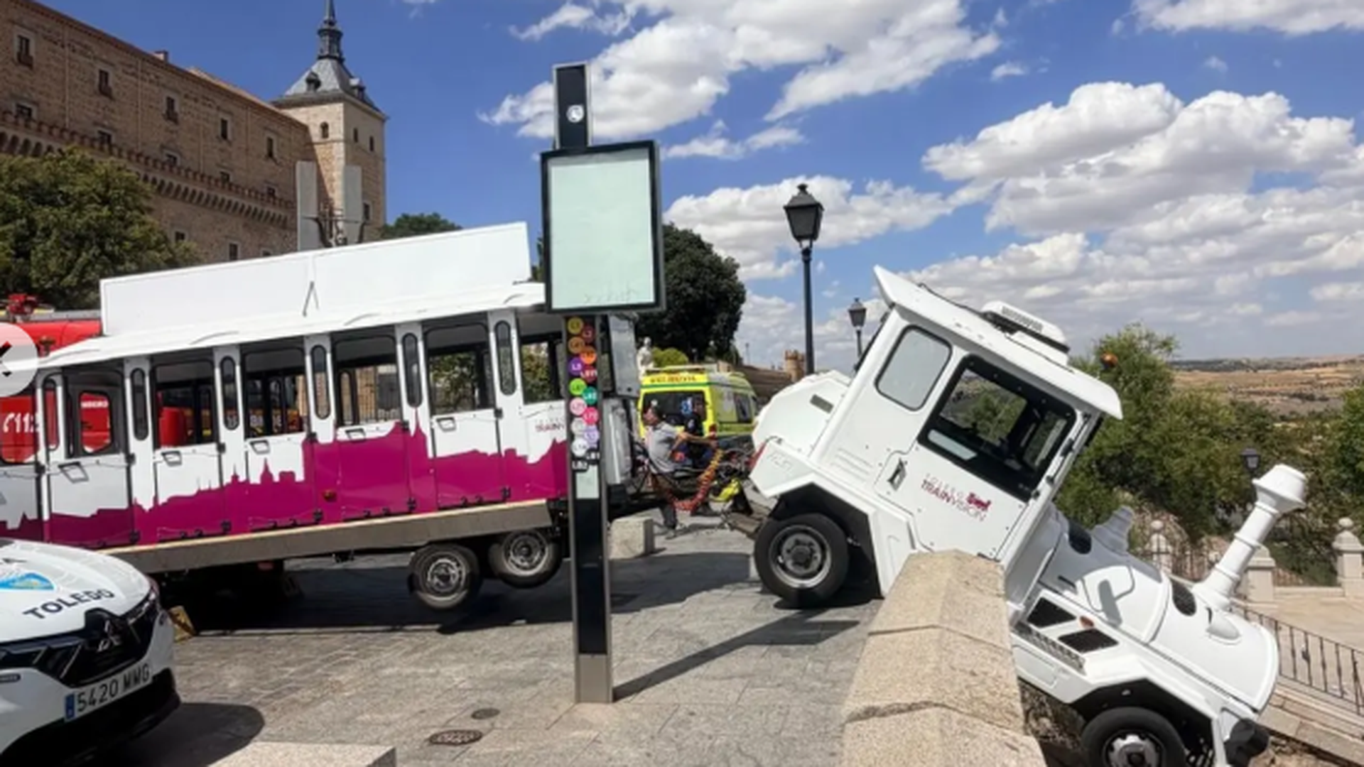 El tren turístico de Toledo atropella a un hombre tras ponerse en movimiento estando vacío y sin conductor