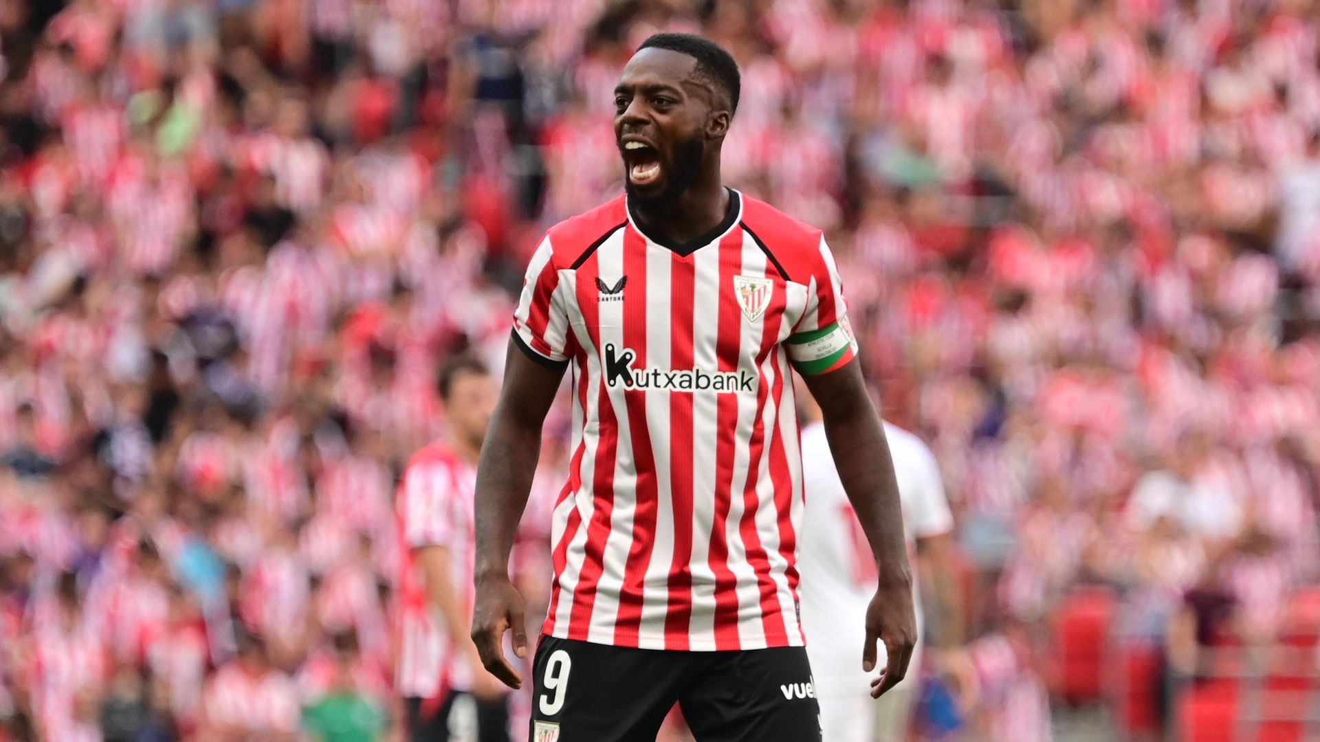 Iñaki Williams protesta durante el Athletic - Sevilla Iñaki Williams protesta durante el Athletic - Sevilla
