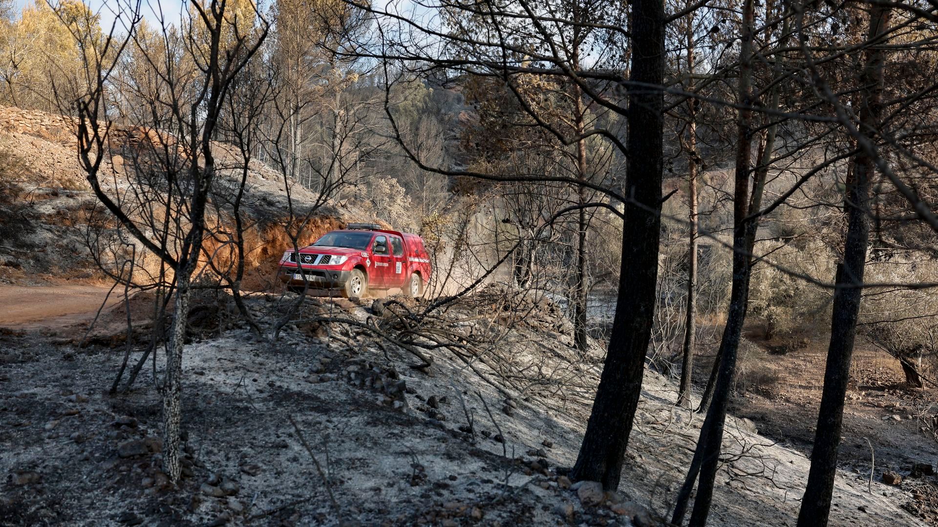 Logran contener el incendio de Segorbe, en Castellón: no crece en hectáreas aunque sigue activo