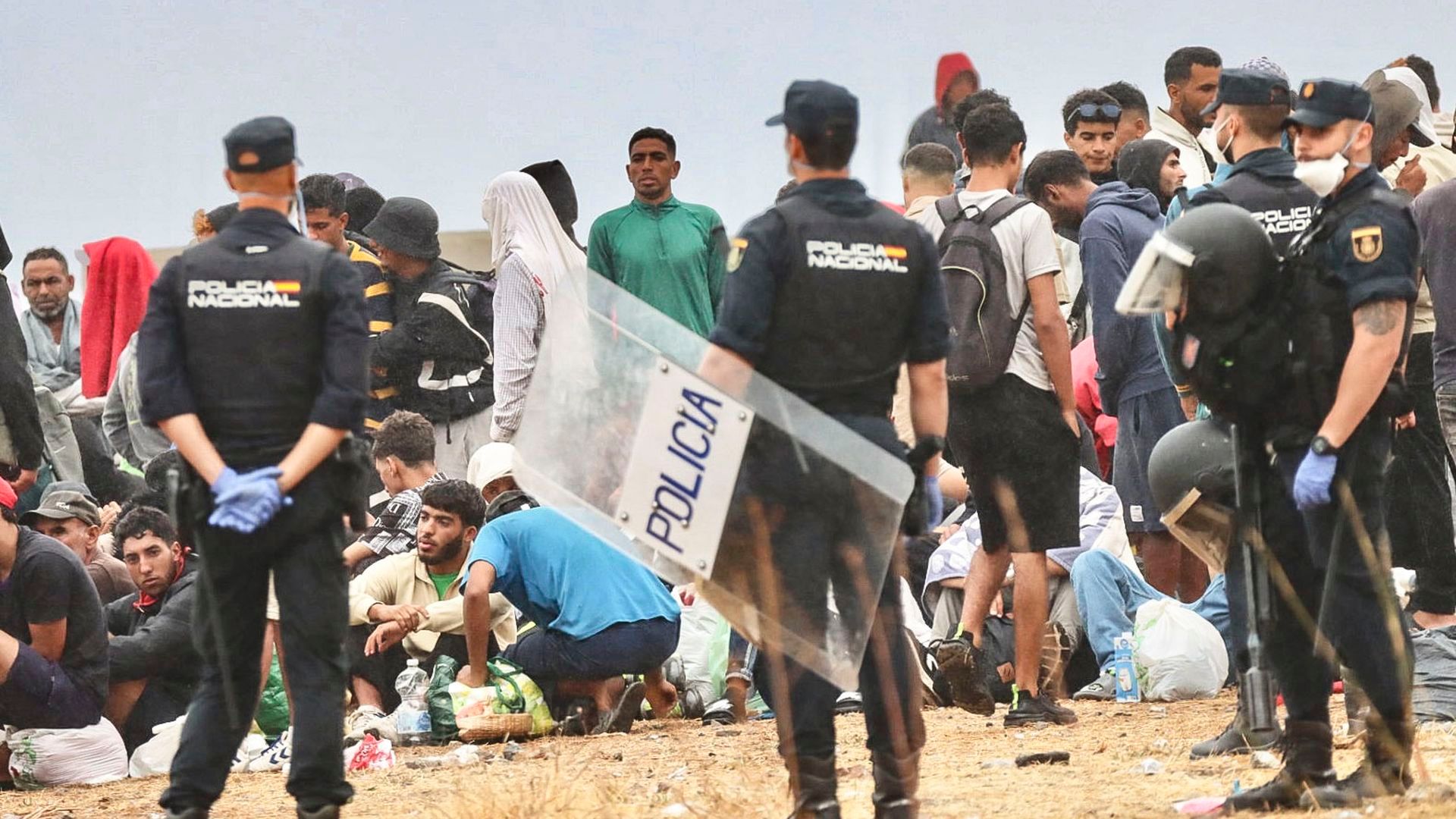 Marruecos vincula la recogida de los cadáveres de Ceuta a la devolución de menores: "No separamos entre vivos y muertos" Marruecos vincula la recogida de los cadáveres de Ceuta a la devolución de menores: "No separamos entre vivos y muertos"