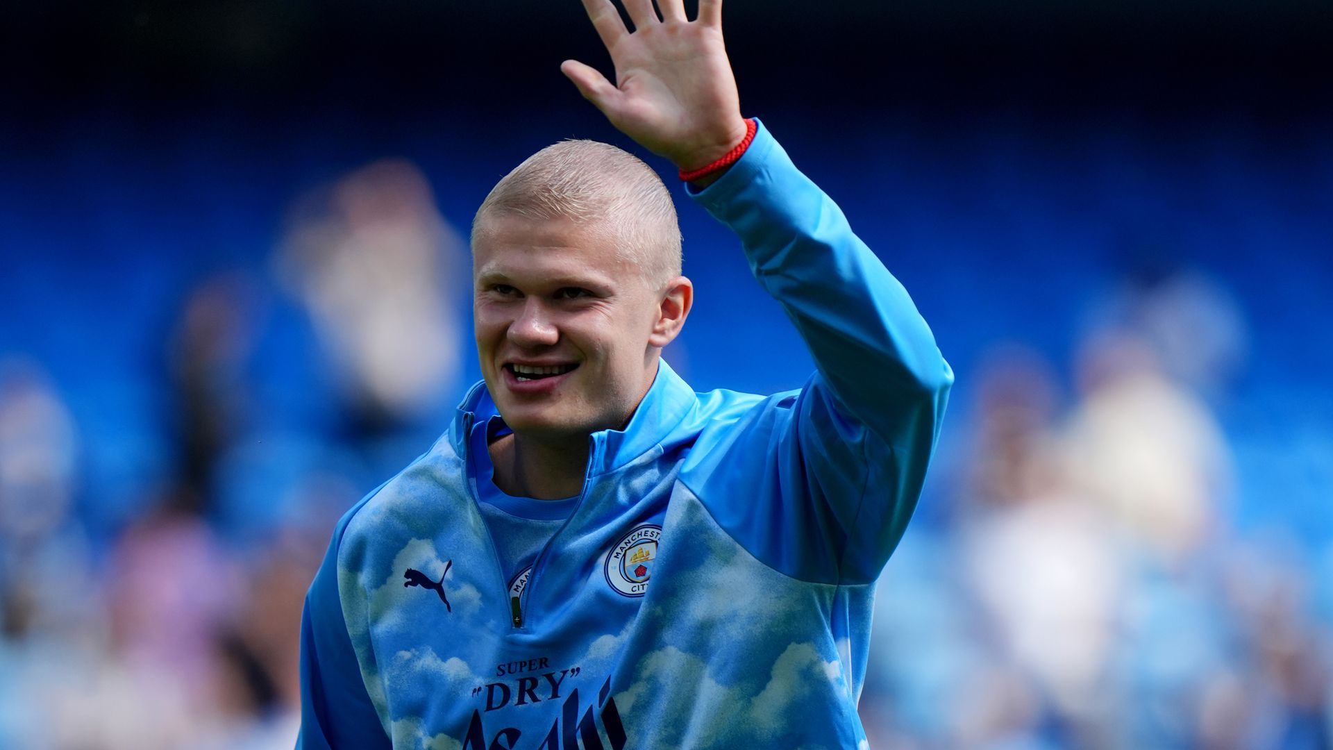Erling Haaland sorprende con su radical cambio de look: "Nueva temporada, nuevo corte" Erling Haaland sorprende con su radical cambio de look: "Nueva temporada, nuevo corte"