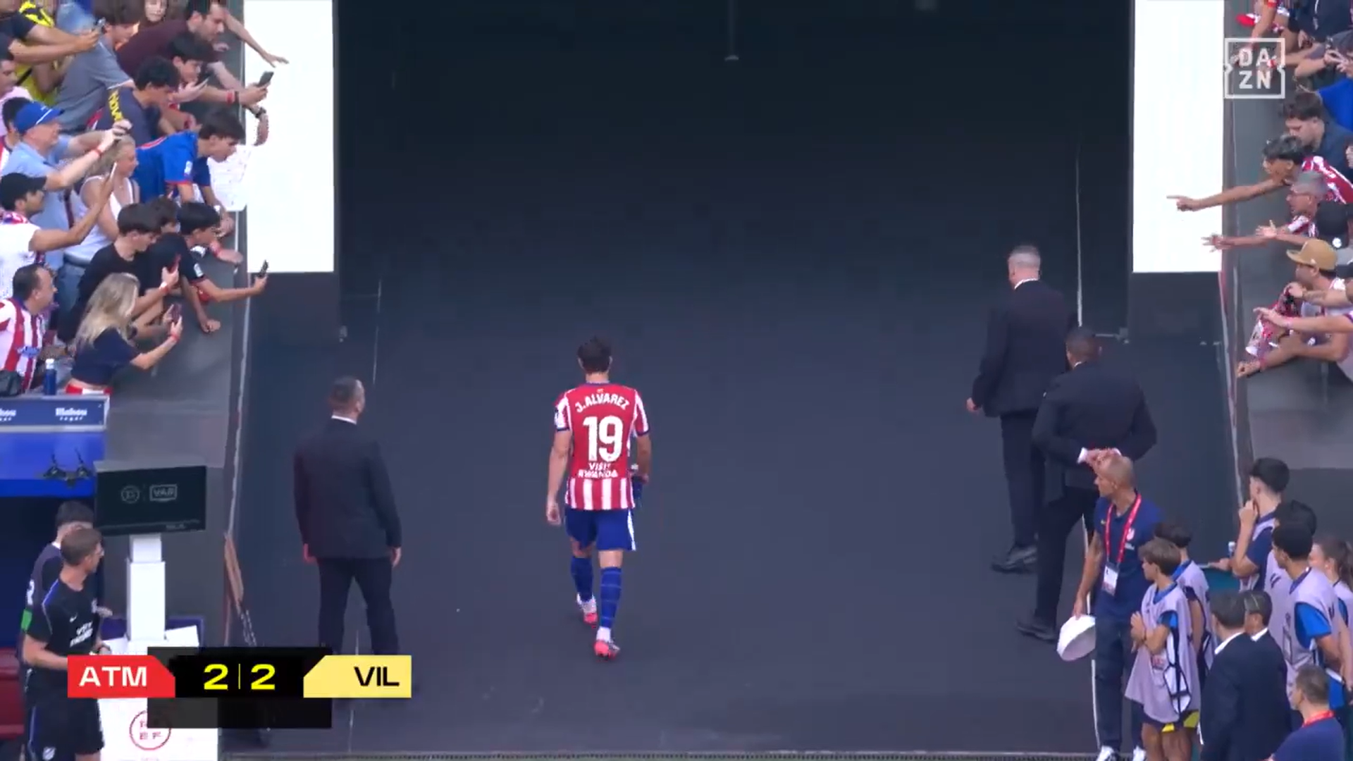 Julián Álvarez se marcha a vestuarios tras el Atlético de Madrid-Villarreal