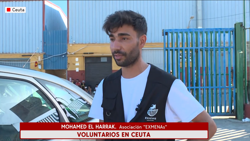 La importancia de voluntarios como Mohamed: llegó solo a España con 9 años y ahora ayuda a los menores migrantes de Ceuta