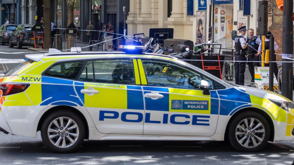 Mueren siete personas, entre ellas dos policías, tras una colisión de vehículos en Middlesbrough, Inglaterra