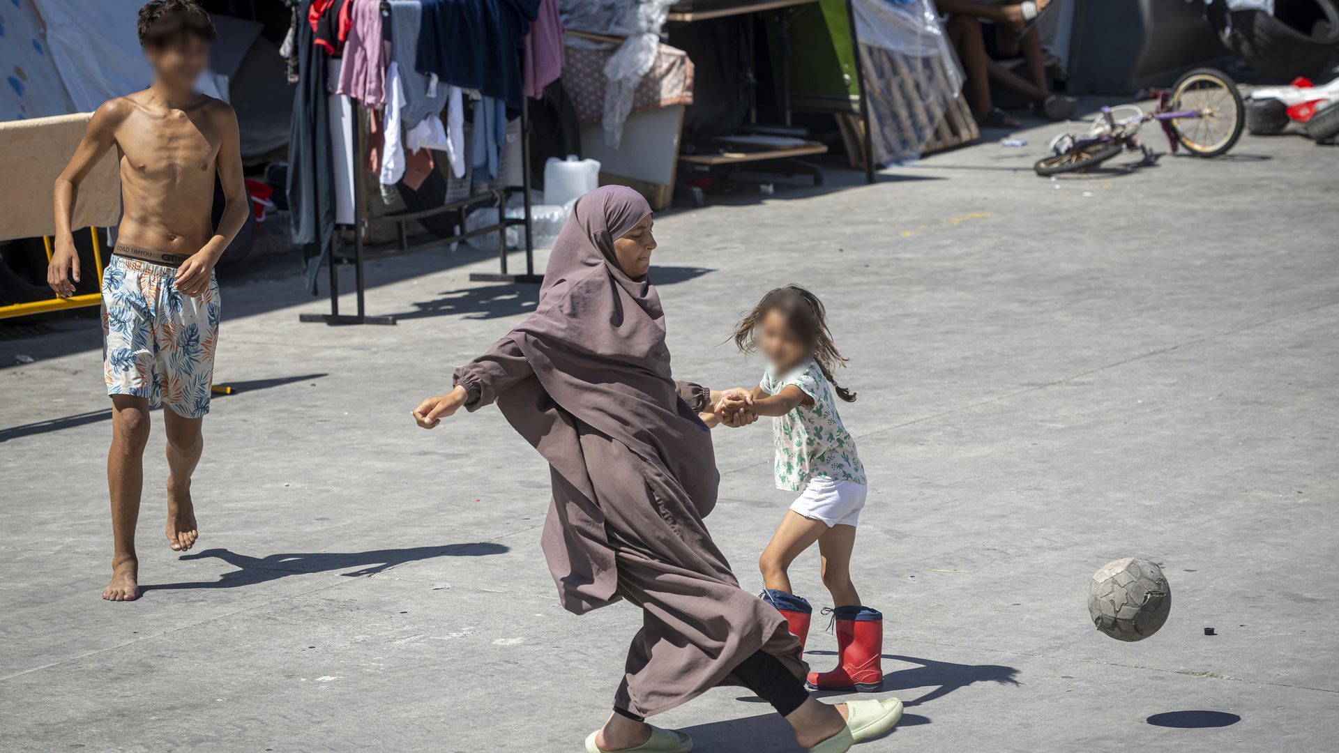 Varios niños en Ceuta Varios niños en Ceuta