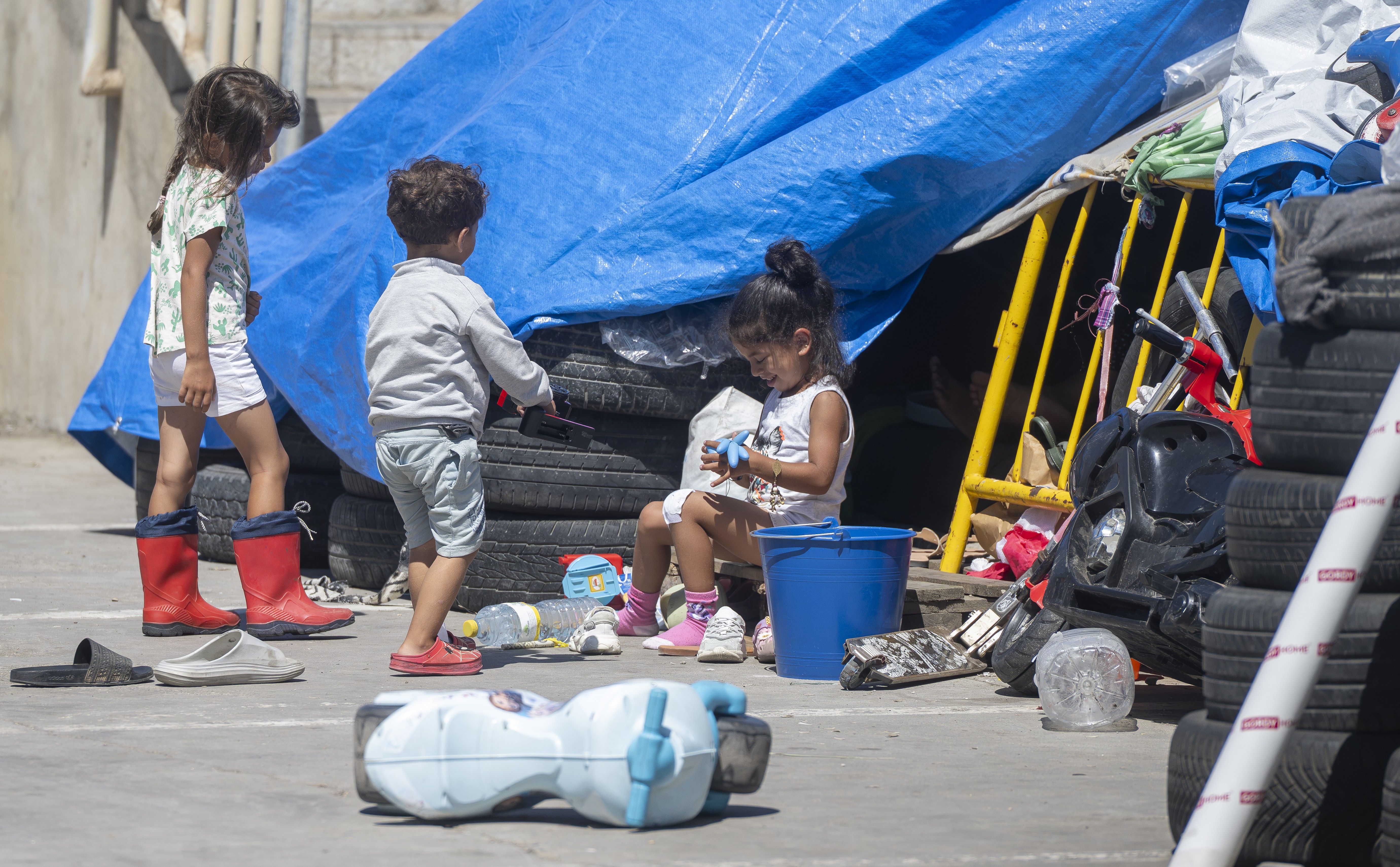 Varios niños y niñas en Ceuta