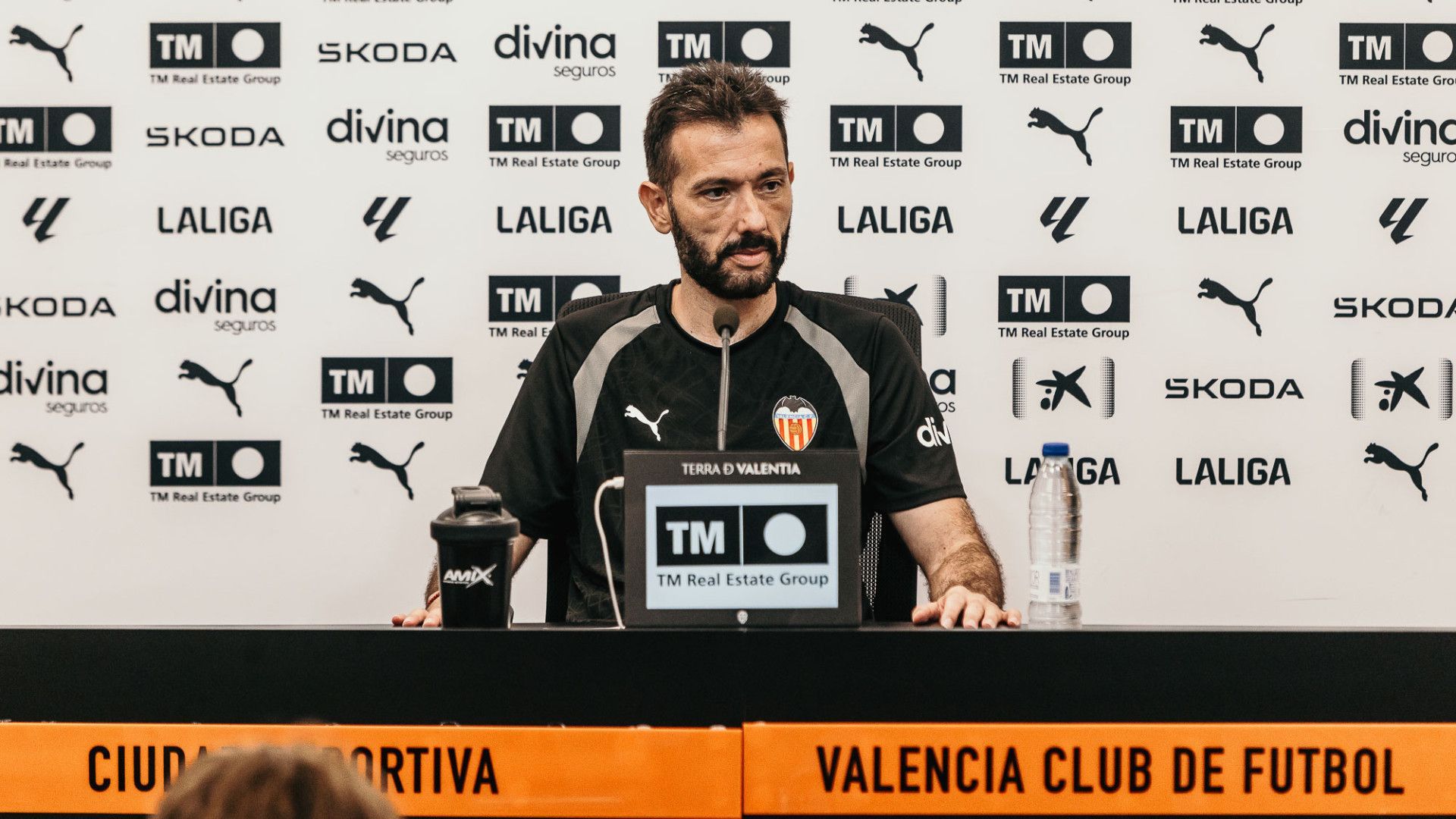 Carlos Corberán le da un palo a LALIGA y critica el horario ante el Real Betis porque les perjudica